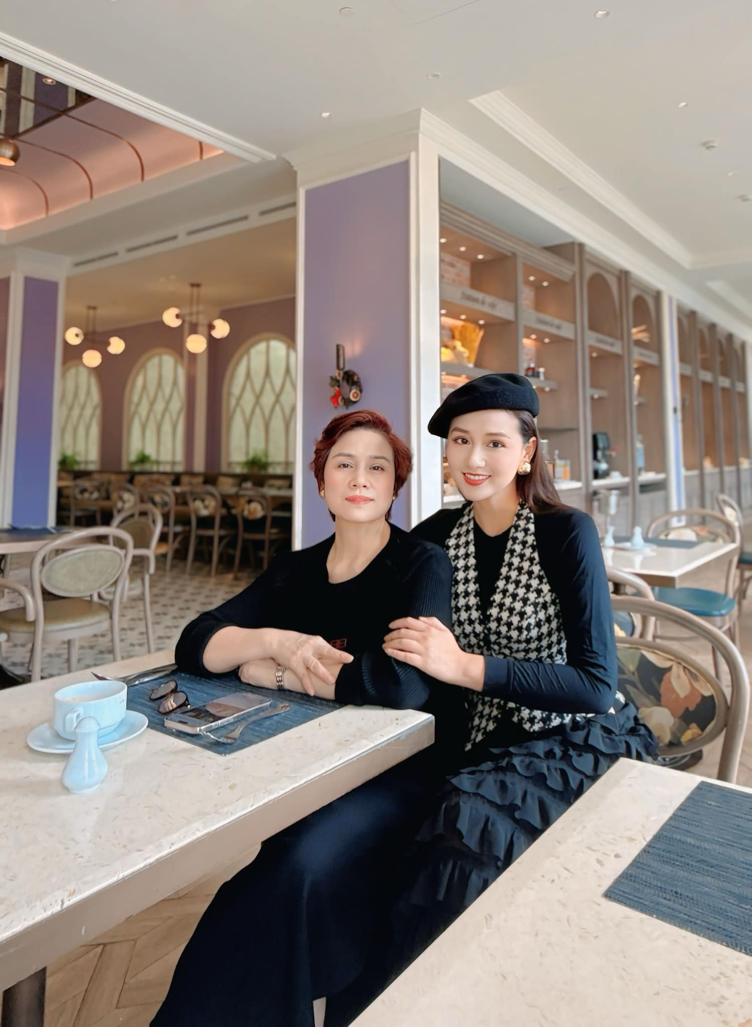 Mẹ ruột Lã Thanh Huyền: Hoa khôi Hà thành, tuổi xế chiều giàu sang viên mãn- Ảnh 5.