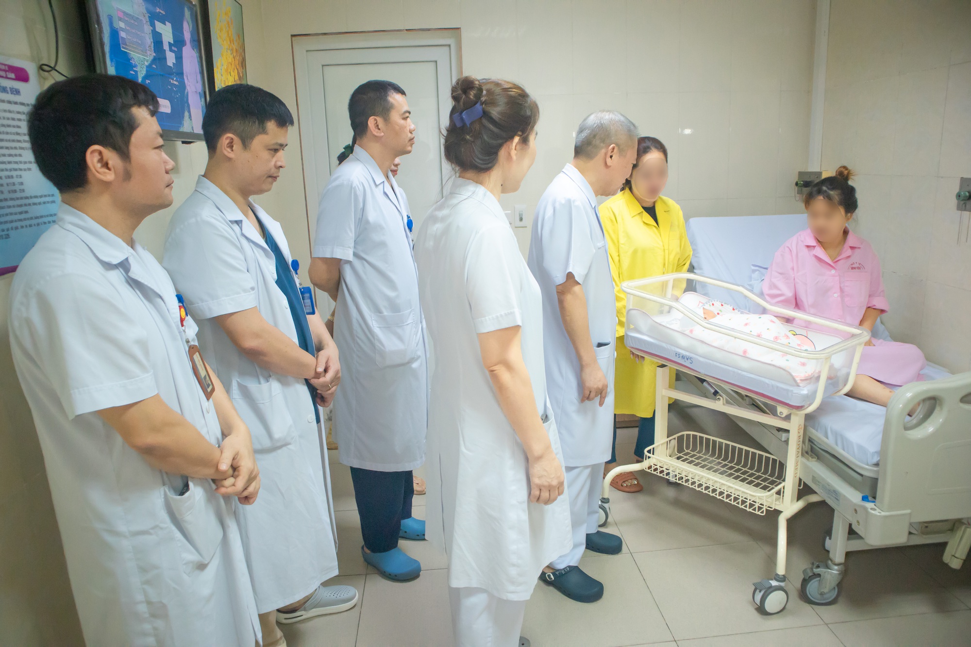Viết tiếp câu chuyện cổ tích về cô gái mắc bệnh tim bẩm sinh, chỉ có 1% hy vọng cách đây 13 năm, vừa vượt cạn thành công - Ảnh 4. Viết tiếp câu chuyện cổ tích về cô gái mắc bệnh tim bẩm sinh, chỉ có 1% hy vọng cách đây 13 năm, vừa vượt cạn thành công - Ảnh 4.