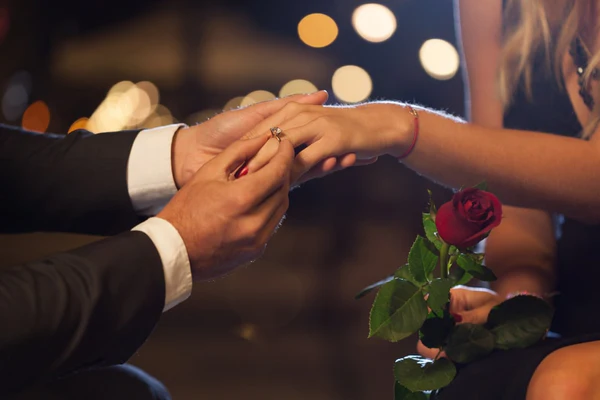 'Say Yes', hồi đáp ngọt ngào cho những yêu thương vĩnh cửu - Ảnh 1. 'Say Yes', hồi đáp ngọt ngào cho những yêu thương vĩnh cửu - Ảnh 1.