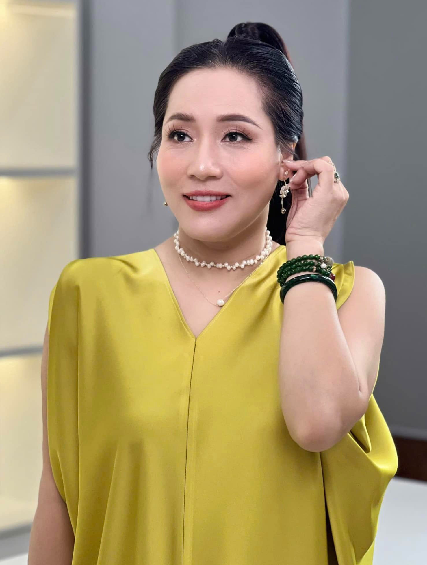 Cuộc ly hôn kỳ lạ của diễn viên Thu Huyền - Ảnh 1. Cuộc ly hôn kỳ lạ của diễn viên Thu Huyền - Ảnh 1.