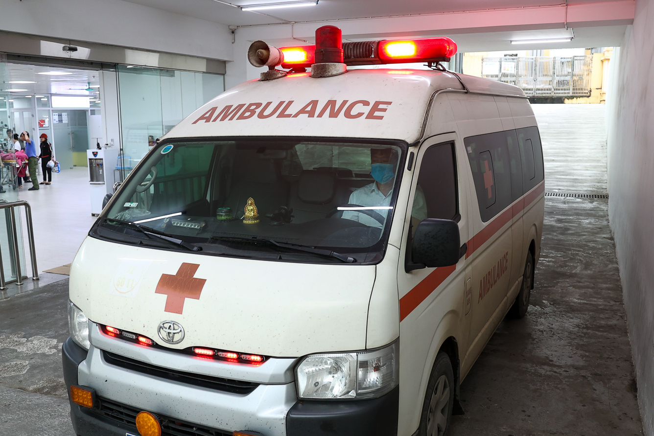 be-trai-10-tuoi-di-cap-cuu-khi-chay-tu-ngoai-troi-vao-phong-dieu-hoa-lanh-89575-1749693685293-1749693685387457594598.png