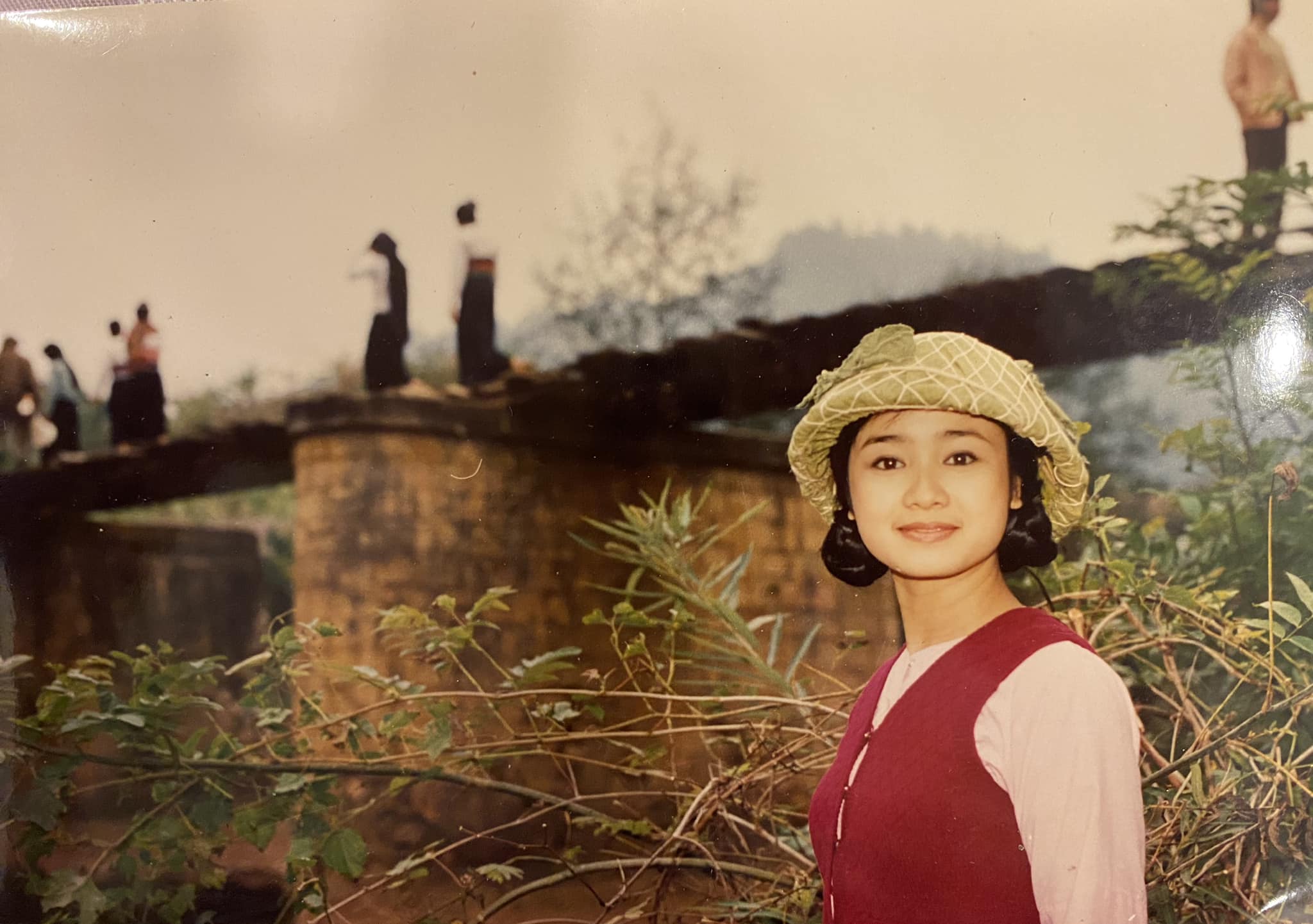 Sắc vóc tuổi sắp hưu quá mức trẻ đẹp của nữ NSND quê Tuyên Quang - Ảnh 4.