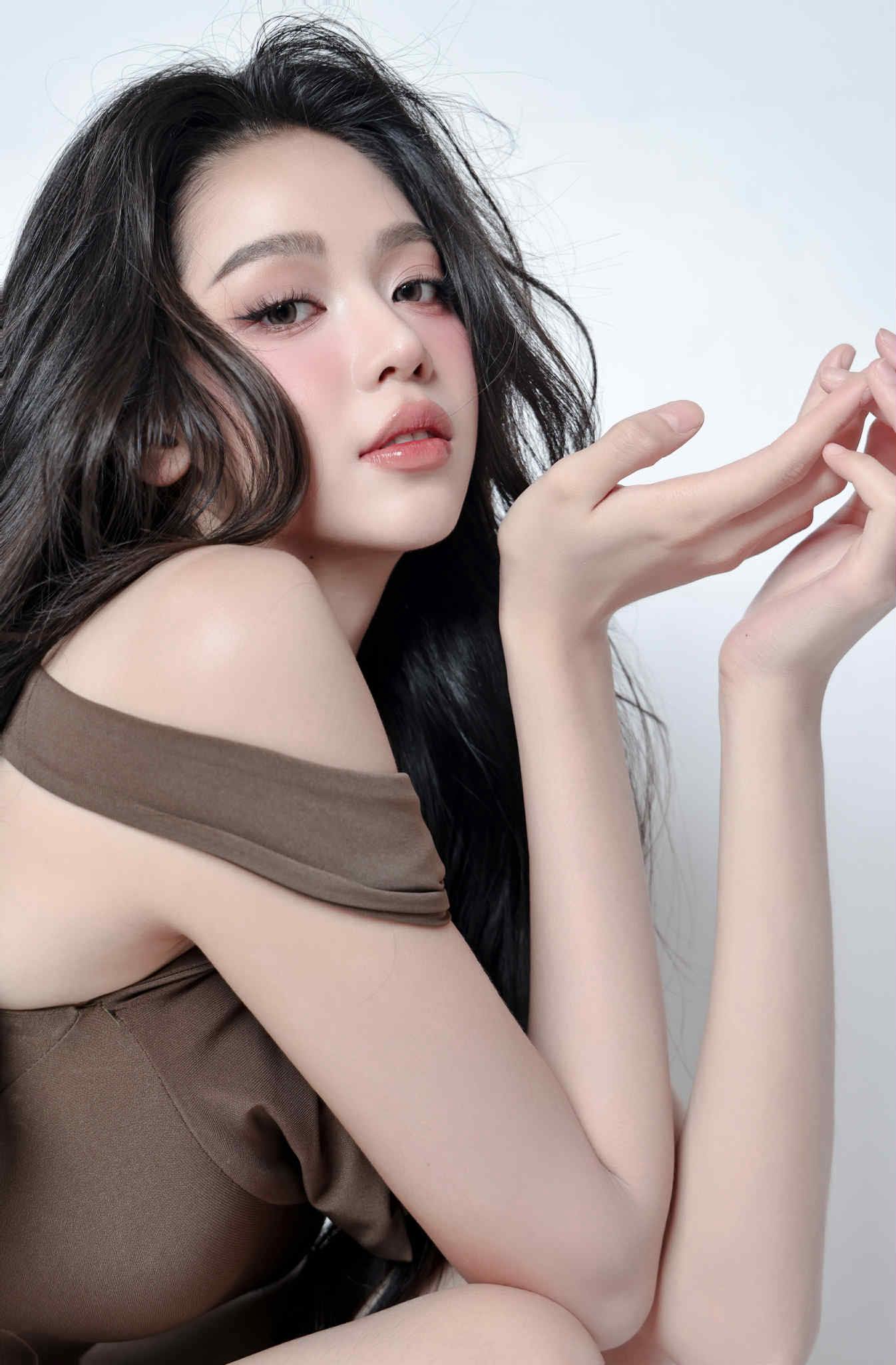 Hoa hậu Việt Nam quê Đà Nẵng nói gì trước khi kết thúc 2 năm nhiệm kỳ? - Ảnh 9. Hoa hậu Việt Nam quê Đà Nẵng nói gì trước khi kết thúc 2 năm nhiệm kỳ? - Ảnh 9.