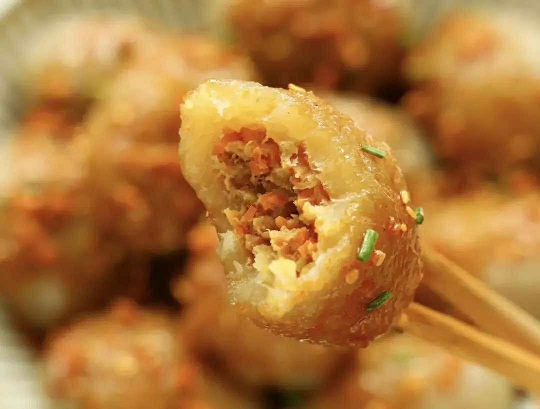Bạn nhất định phải thử ăn khoai tây theo cách này: Mềm dẻo bên ngoài, ngọt thơm bên trong quyện với sốt chấm cực ngon- Ảnh 11. Bạn nhất định phải thử ăn khoai tây theo cách này: Mềm dẻo bên ngoài, ngọt thơm bên trong quyện với sốt chấm cực ngon- Ảnh 11.
