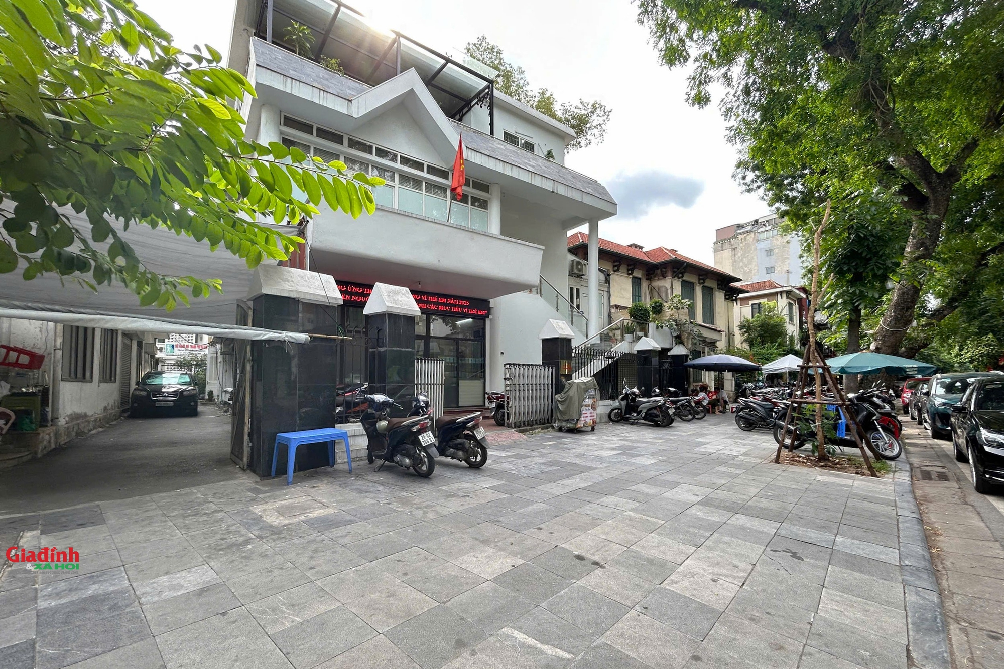 Cận cảnh trụ sở các cơ quan trên 'đất vàng' hồ Hoàn Kiếm chuẩn bị di dời để làm quảng trường- Ảnh 10. Cận cảnh trụ sở các cơ quan trên 'đất vàng' hồ Hoàn Kiếm chuẩn bị di dời để làm quảng trường- Ảnh 10.