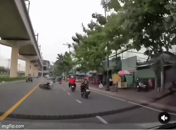 dap-xe-may-17497986256841929394449.gif