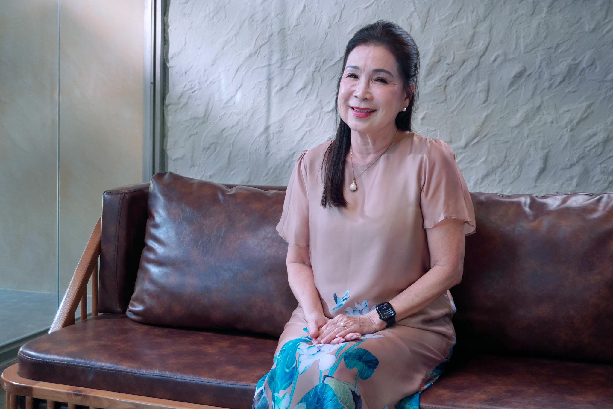 Nữ NSND được MC Nguyên Khang gọi là mỹ nhân sân khấu kịch, hiện tại ở tuổi xế chiều có sắc vóc ra sao?- Ảnh 5. Nữ NSND được MC Nguyên Khang gọi là mỹ nhân sân khấu kịch, hiện tại ở tuổi xế chiều có sắc vóc ra sao?- Ảnh 5.