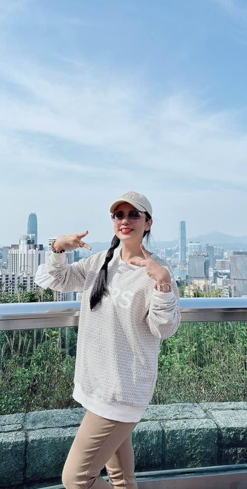 'Nàng thơ' màn ảnh của Lý Hùng giờ có nhan sắc ra sao ở tuổi trung niên? - Ảnh 7. 'Nàng thơ' màn ảnh của Lý Hùng giờ có nhan sắc ra sao ở tuổi trung niên? - Ảnh 7.
