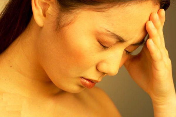Nếu da khô, bong tróc, cẩn thận dấu hiệu của suy giáp và 5 dấu hiệu bất thường trên da cảnh báo sức khỏe- Ảnh 1. Nếu da khô, bong tróc, cẩn thận dấu hiệu của suy giáp và 5 dấu hiệu bất thường trên da cảnh báo sức khỏe- Ảnh 1.
