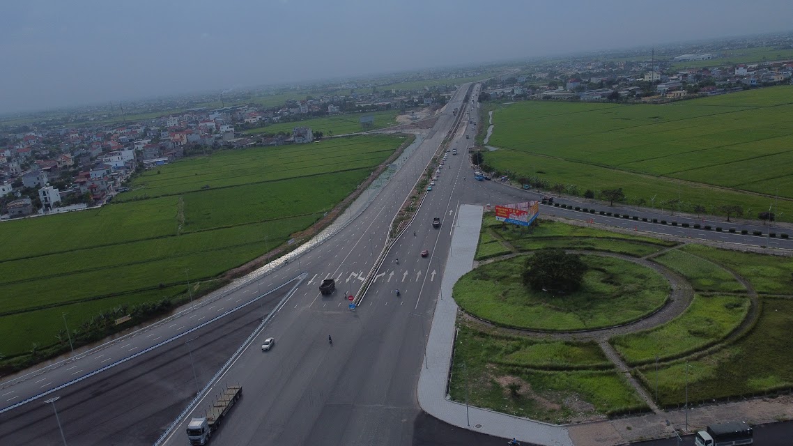 Công nhân phơi mình trong chảo lửa để thi công tuyến đường 6.400 tỷ đồng ở Nam Định- Ảnh 14.