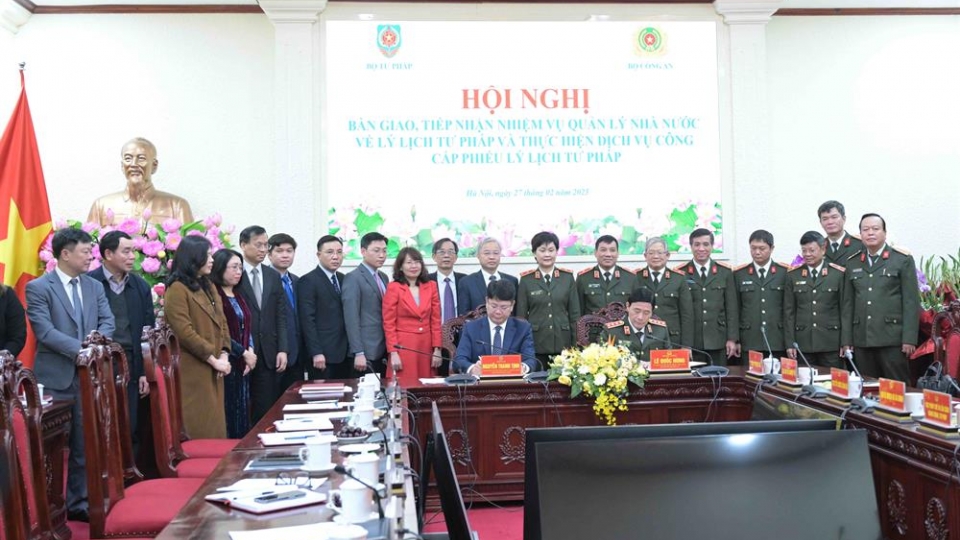 Thủ tục cấp phiếu lý lịch tư pháp nhanh gọn, chỉ 15 phút là có phiếu hẹn - Ảnh 5. Thủ tục cấp phiếu lý lịch tư pháp nhanh gọn, chỉ 15 phút là có phiếu hẹn - Ảnh 5.