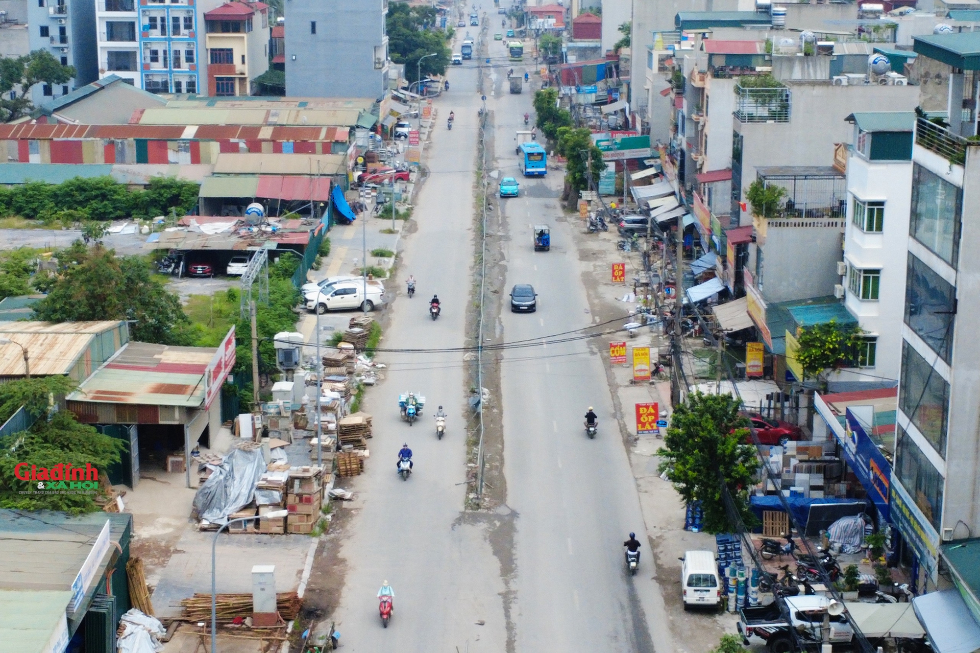 Hiện trạng tuyến đường dài 2 km nối 2 quận ở Hà Nội dang dở gần 10 năm- Ảnh 6. Hiện trạng tuyến đường dài 2 km nối 2 quận ở Hà Nội dang dở gần 10 năm- Ảnh 6.
