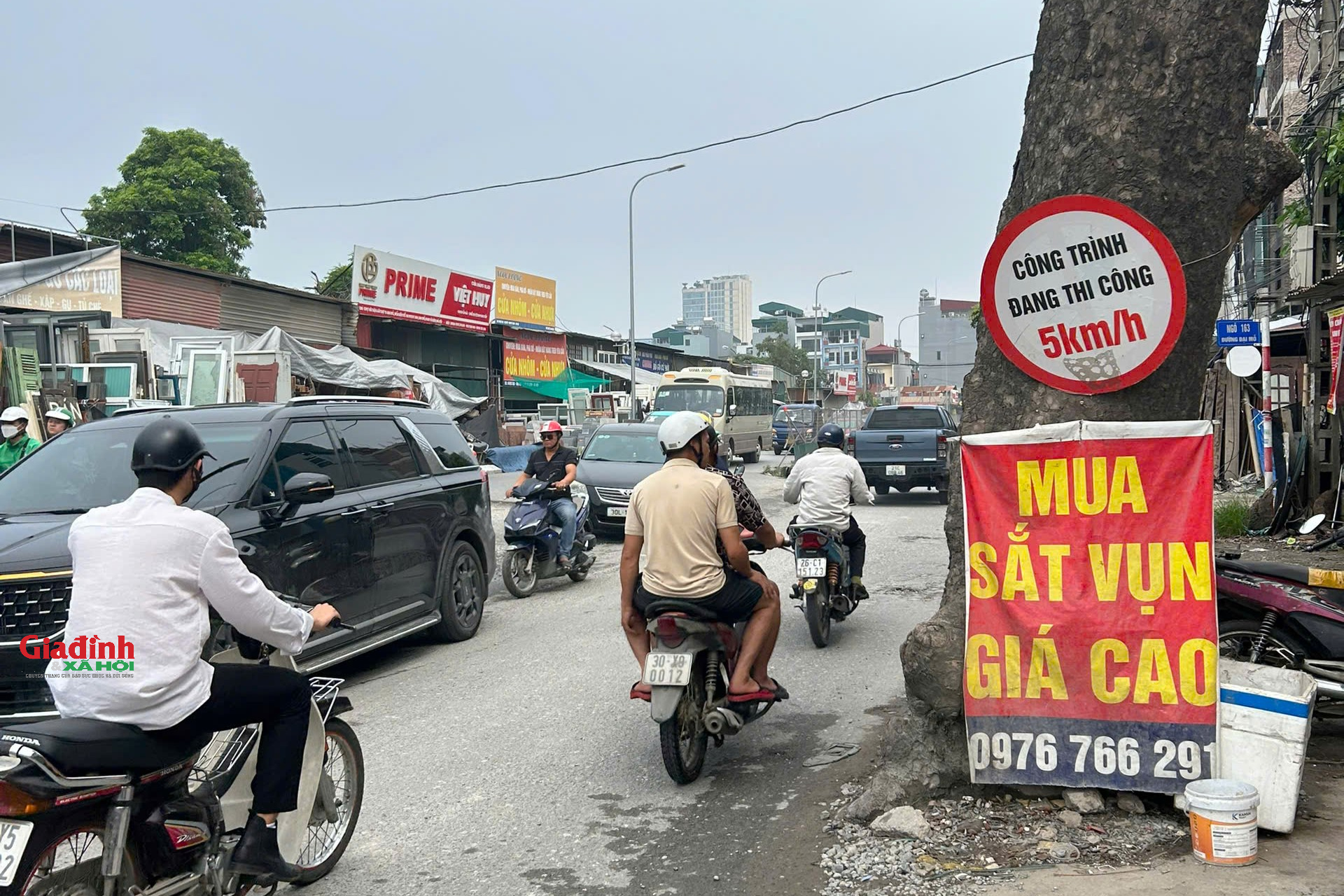 Hiện trạng tuyến đường dài 2 km nối 2 quận ở Hà Nội dang dở gần 10 năm- Ảnh 8. Hiện trạng tuyến đường dài 2 km nối 2 quận ở Hà Nội dang dở gần 10 năm- Ảnh 8.