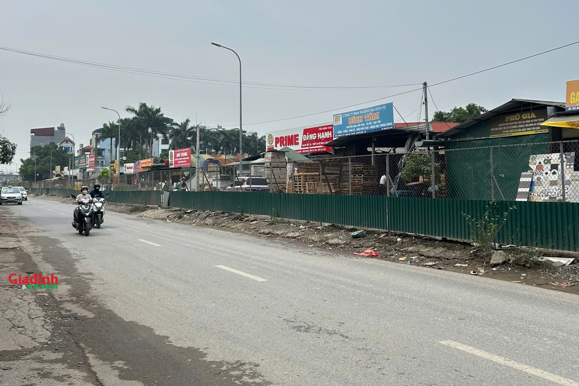 Hiện trạng tuyến đường dài 2 km nối 2 quận ở Hà Nội dang dở gần 10 năm- Ảnh 13. Hiện trạng tuyến đường dài 2 km nối 2 quận ở Hà Nội dang dở gần 10 năm- Ảnh 13.