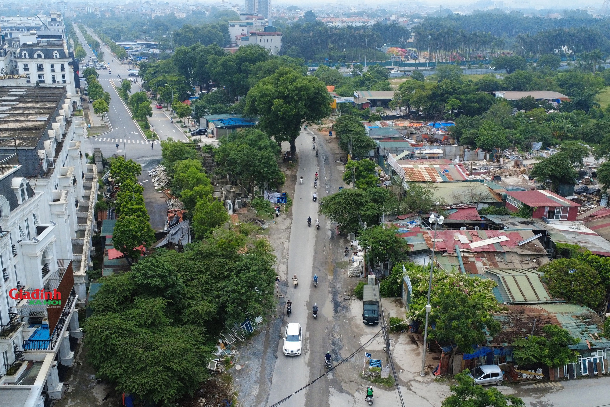 Hiện trạng tuyến đường dài 2 km nối 2 quận ở Hà Nội dang dở gần 10 năm- Ảnh 14. Hiện trạng tuyến đường dài 2 km nối 2 quận ở Hà Nội dang dở gần 10 năm- Ảnh 14.