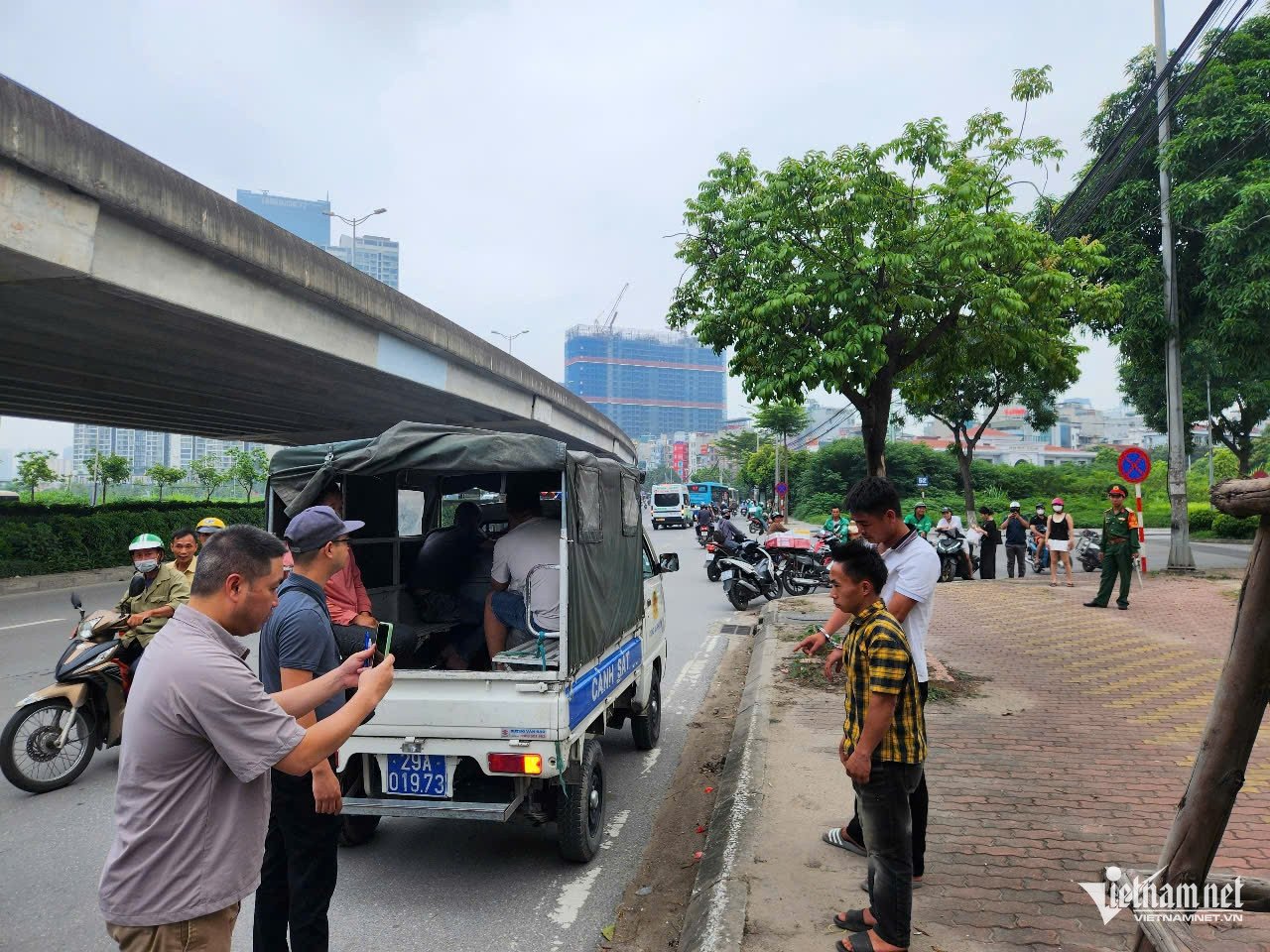 Tin sáng 17/6: Thông tin mới nhất vụ 2 người vùng cao bị thu 4,2 triệu đồng cho 1 cuốc taxi; sân bay Thọ Xuân tạm dừng khai thác do liên tiếp có vật thể lạ- Ảnh 2.
