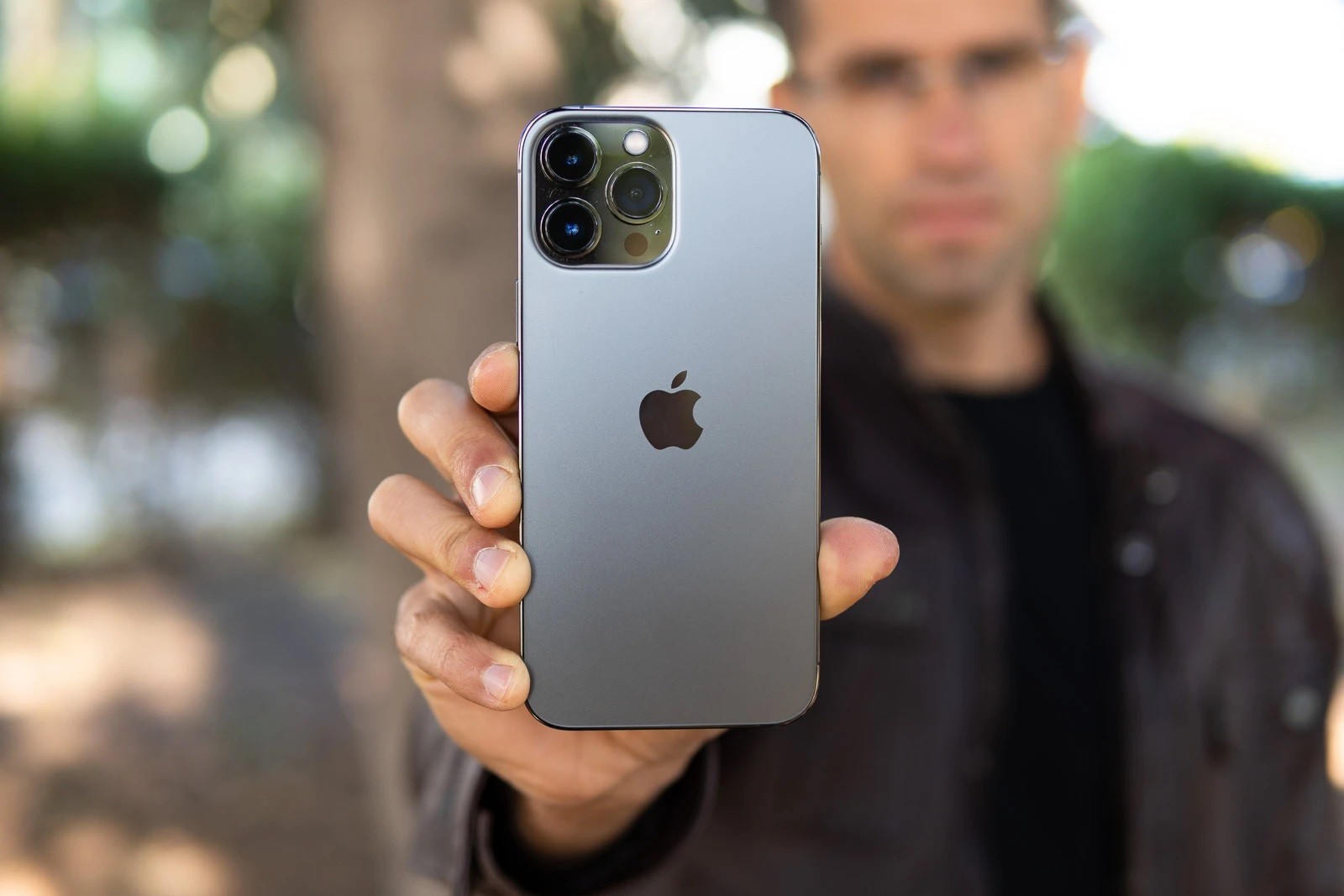 Giá iPhone 13 Pro Max, iPhone 14 Pro Max, iPhone 15 Pro Max mới nhất giảm sâu, rẻ chưa từng có, xịn chẳng kém iPhone 16 Pro max - Ảnh 6. Giá iPhone 13 Pro Max, iPhone 14 Pro Max, iPhone 15 Pro Max mới nhất giảm sâu, rẻ chưa từng có, xịn chẳng kém iPhone 16 Pro max - Ảnh 6.