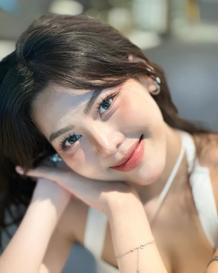 'Em xinh' sở hữu chiều cao 1m76, từng được khuyên thi hoa hậu - Ảnh 3. 'Em xinh' sở hữu chiều cao 1m76, từng được khuyên thi hoa hậu - Ảnh 3.