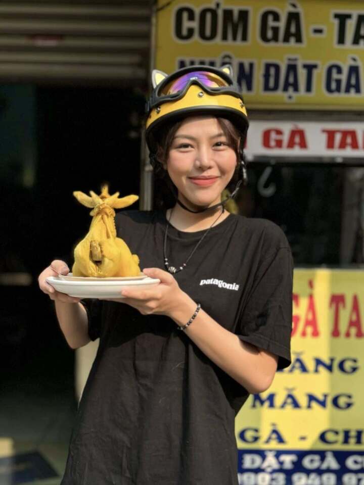 'Em xinh' sở hữu chiều cao 1m76, từng được khuyên thi hoa hậu - Ảnh 7. 'Em xinh' sở hữu chiều cao 1m76, từng được khuyên thi hoa hậu - Ảnh 7.