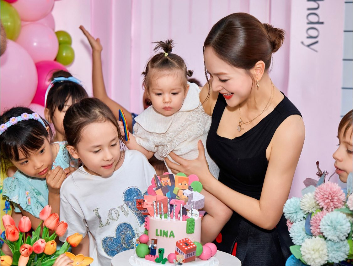 Diễn viên Lan Phương: 'Chồng từng không đồng cảm, tôi đơn độc trong sự kiệt quệ' - Ảnh 7. Diễn viên Lan Phương: 'Chồng từng không đồng cảm, tôi đơn độc trong sự kiệt quệ' - Ảnh 7.