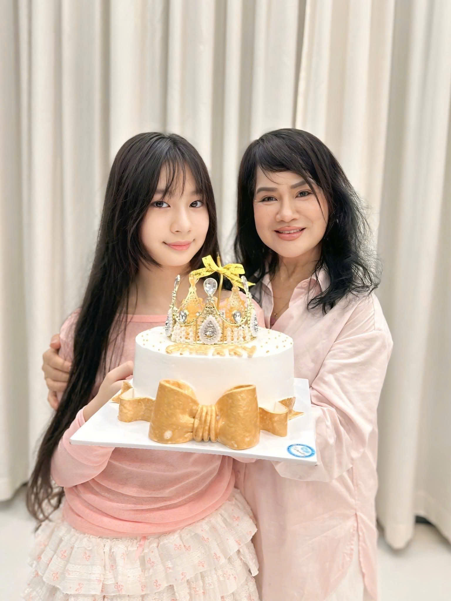 Con gái của Lý Hải sinh nhật 12 tuổi, khán giả ngỡ ngàng trước nhan sắc 'Hotgirl tương lai'- Ảnh 5. Con gái của Lý Hải sinh nhật 12 tuổi, khán giả ngỡ ngàng trước nhan sắc 'Hotgirl tương lai'- Ảnh 5.