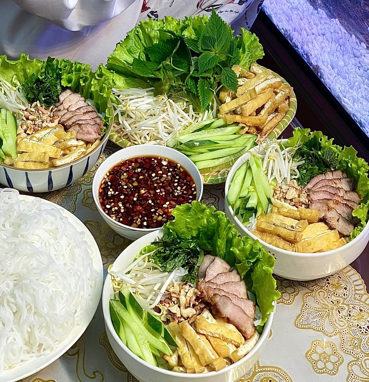 Hôm nay ăn gì? Bà nội trợ Gen Z bày 23+ mâm cơm gia đình 'đẹp như tranh vẽ' khiến chồng cứ tan làm là vội về nhà- Ảnh 23. Hôm nay ăn gì? Bà nội trợ Gen Z bày 23+ mâm cơm gia đình 'đẹp như tranh vẽ' khiến chồng cứ tan làm là vội về nhà- Ảnh 23.