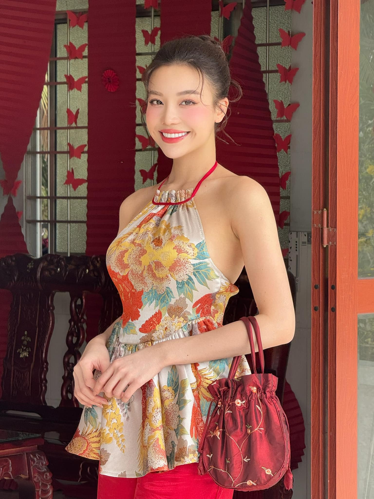 Chân dung mỹ nhân quê Vĩnh Long vừa thắng giải 'best body' Hoa hậu Hoàn vũ Việt Nam- Ảnh 7. Chân dung mỹ nhân quê Vĩnh Long vừa thắng giải 'best body' Hoa hậu Hoàn vũ Việt Nam- Ảnh 7.
