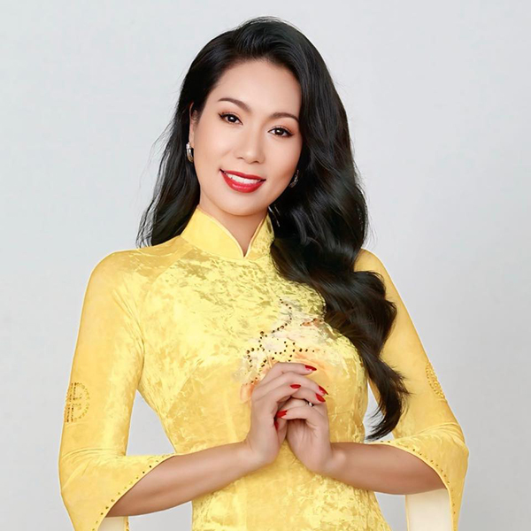 Á hậu Việt Nam vừa nhận bằng Thạc sỹ ở tuổi 54 có cuộc sống giàu sang ra sao?- Ảnh 4. Á hậu Việt Nam vừa nhận bằng Thạc sỹ ở tuổi 54 có cuộc sống giàu sang ra sao?- Ảnh 4.