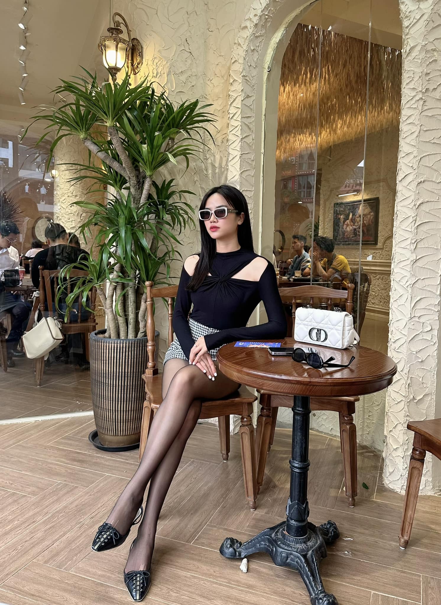 Nữ diễn viên quê Bắc Giang vào vai 'xưa nay hiếm' trong phim 'Cầu vồng ở phía chân trời', biến chồng mới thành chồng cũ- Ảnh 7.