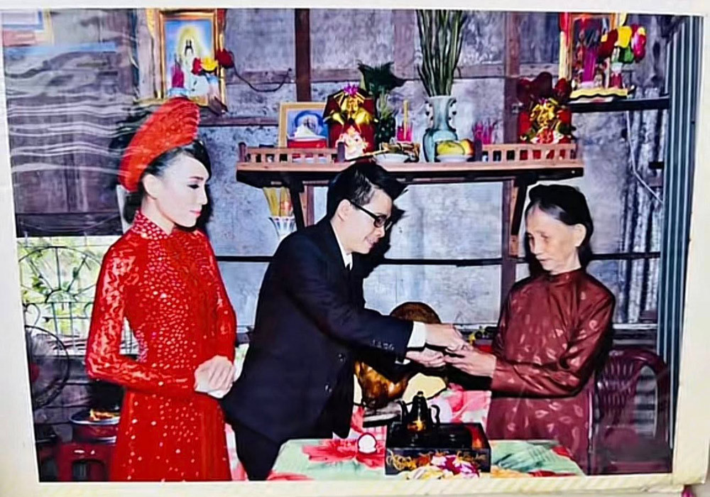 Cô dâu Kiên Giang gây sốt với ảnh đính hôn 14 năm trước, nhan sắc giờ thế nào? - Ảnh 2. Cô dâu Kiên Giang gây sốt với ảnh đính hôn 14 năm trước, nhan sắc giờ thế nào? - Ảnh 2.