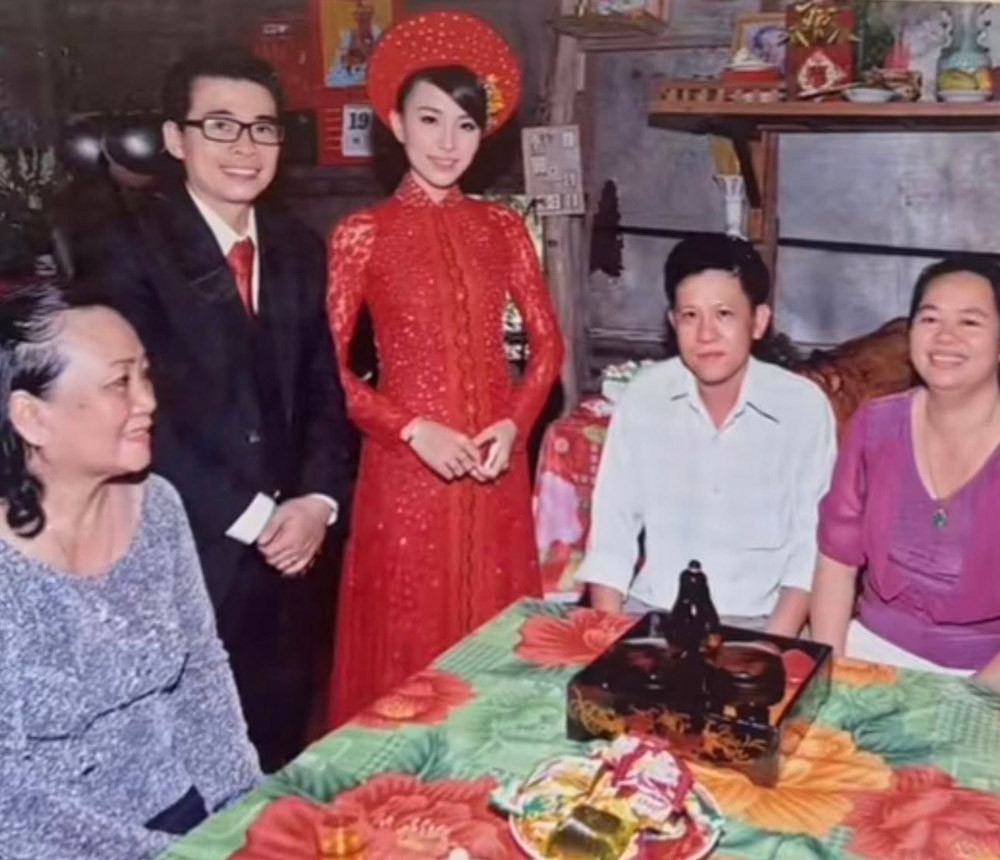 Cô dâu Kiên Giang gây sốt với ảnh đính hôn 14 năm trước, nhan sắc giờ thế nào? - Ảnh 5. Cô dâu Kiên Giang gây sốt với ảnh đính hôn 14 năm trước, nhan sắc giờ thế nào? - Ảnh 5.