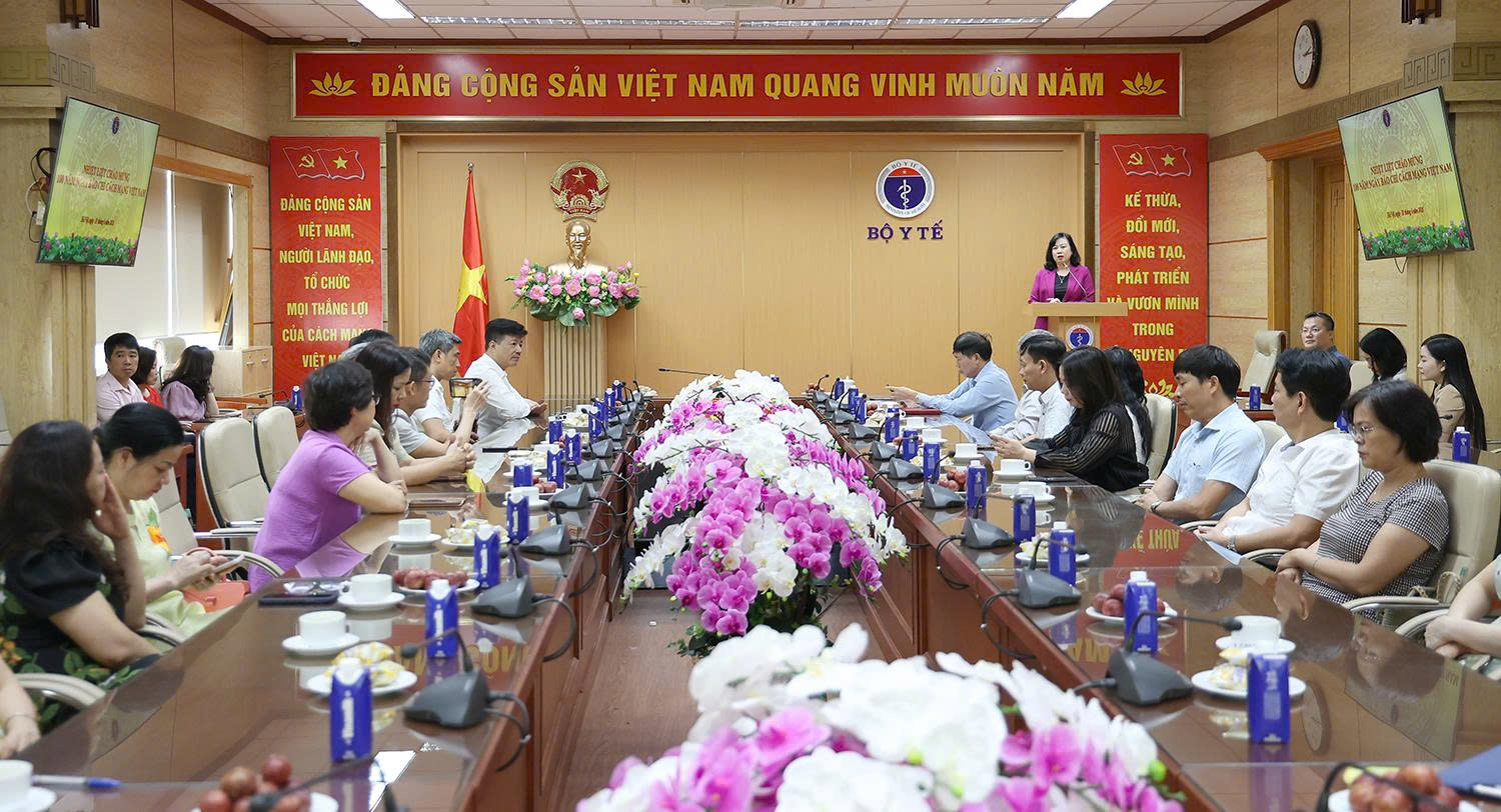 Lãnh đạo Bộ Y tế chúc mừng ngày báo chí Việt Nam các cơ quan báo chí, truyền thông của ngành- Ảnh 2. Lãnh đạo Bộ Y tế chúc mừng ngày báo chí Việt Nam các cơ quan báo chí, truyền thông của ngành- Ảnh 2.