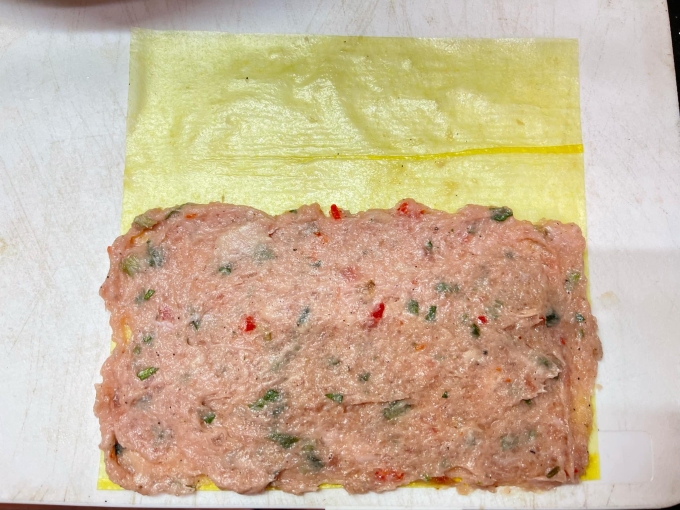 Ram chả cá thác lác cuộn rau củ - Ảnh 2. Ram chả cá thác lác cuộn rau củ - Ảnh 2.