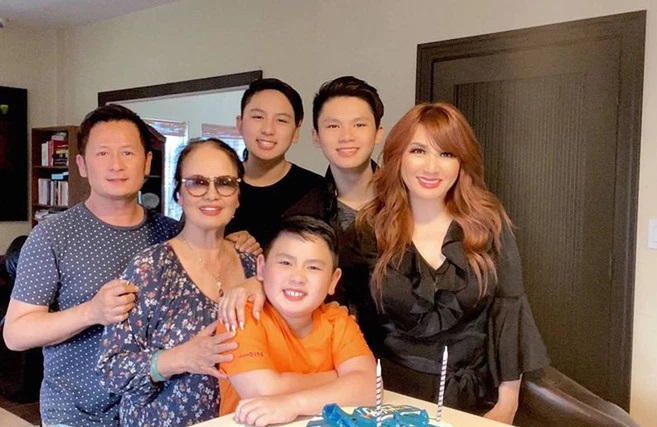 Mẹ ruột ca sĩ Bằng Kiều: Nghệ sĩ Chèo tài sắc một thời, U90 vẫn trẻ đẹp, lạc quan- Ảnh 9.