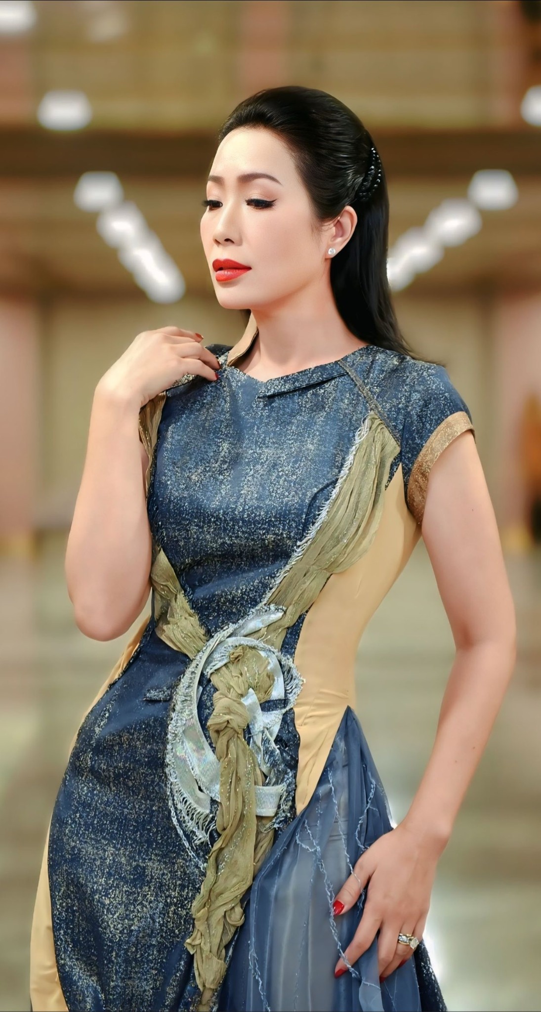 31 năm sau cuộc thi Hoa hậu Việt Nam, nữ NSƯT làng kịch phía Nam nhan sắc thay đổi ra sao?- Ảnh 7.