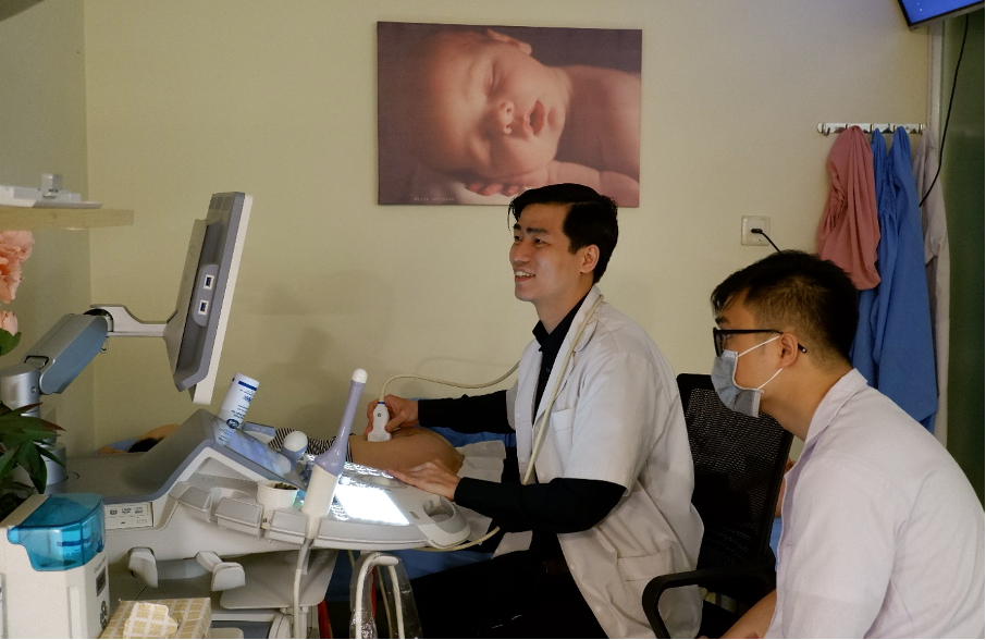 Các mốc siêu âm dị tật thai nhi quan trọng mẹ bầu cần ghi nhớ để có một thai kỳ khỏe mạnh- Ảnh 2.