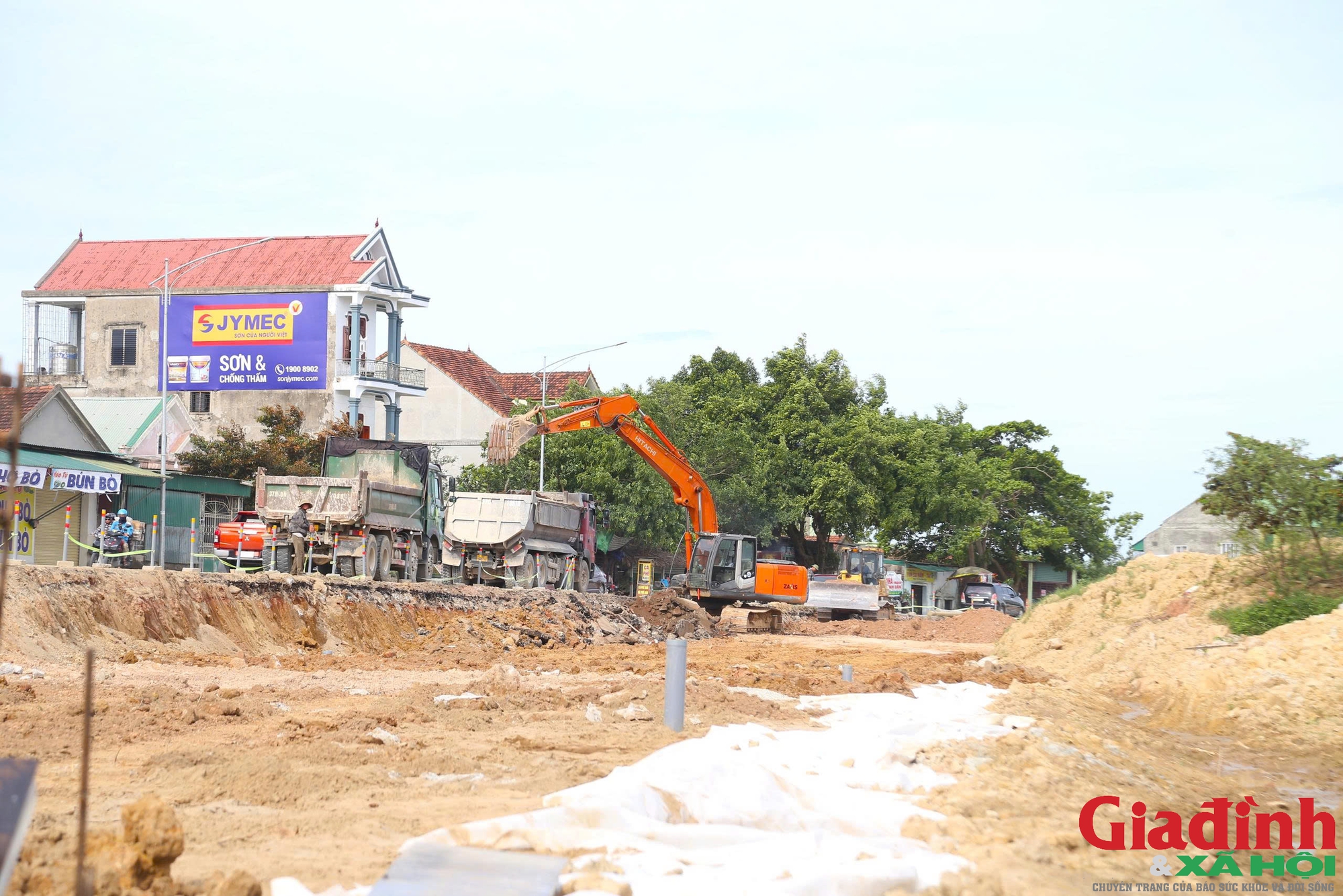 Đường 500 tỷ đồng thi công cầm chừng, chờ... mặt bằng- Ảnh 3. Đường 500 tỷ đồng thi công cầm chừng, chờ... mặt bằng- Ảnh 3.