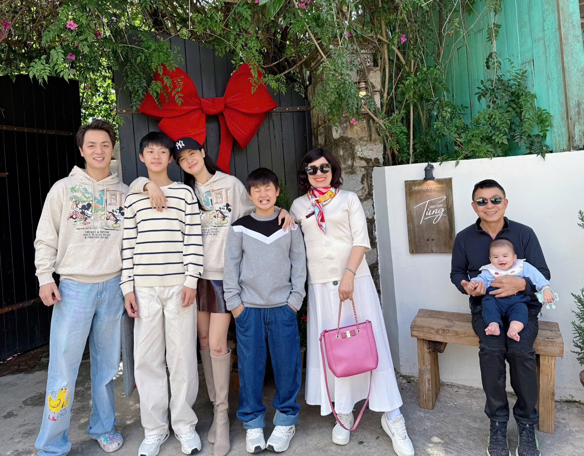 Mẹ ruột Đăng Khôi: Doanh nhân Hà Nội thành đạt, chiến thắng bạo bệnh, tuổi xế chiều hạnh phúc bên con cái- Ảnh 2.