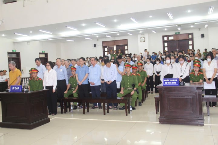 Ông Trịnh Văn Quyết được đề nghị giảm 13-14 năm tù và phạt 4 tỷ đồng - Ảnh 1. Ông Trịnh Văn Quyết được đề nghị giảm 13-14 năm tù và phạt 4 tỷ đồng - Ảnh 1.