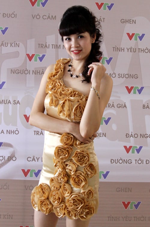 -truong-chay-an-su-nghiep-mo-nhat-nhieu-dem-nam-om-con-khoc-tu-trong-phi-20140725110146-phan-hoa1-1595493257-182-width500height755-1748849676698-174884967699321608734.jpg