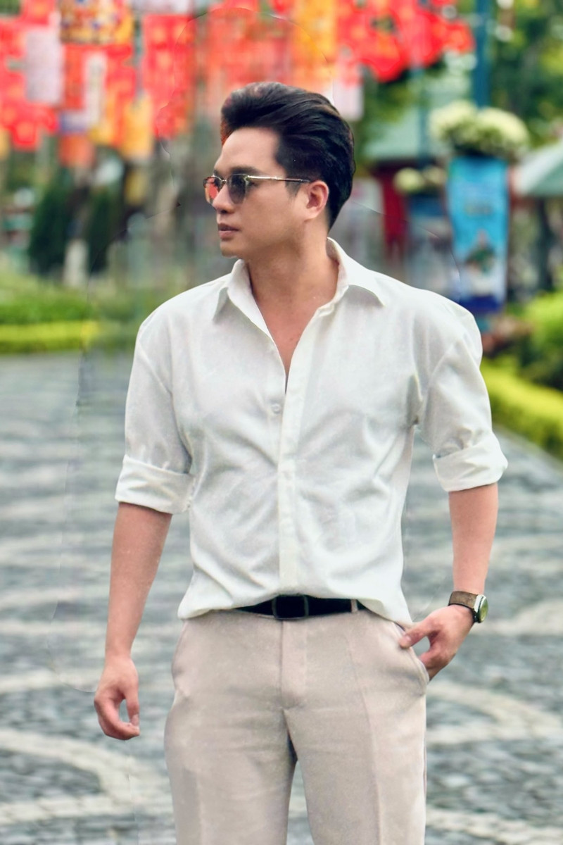 Trung tá quân đội 42 tuổi trẻ đẹp như hot boy là ai? - Ảnh 6. Trung tá quân đội 42 tuổi trẻ đẹp như hot boy là ai? - Ảnh 6.