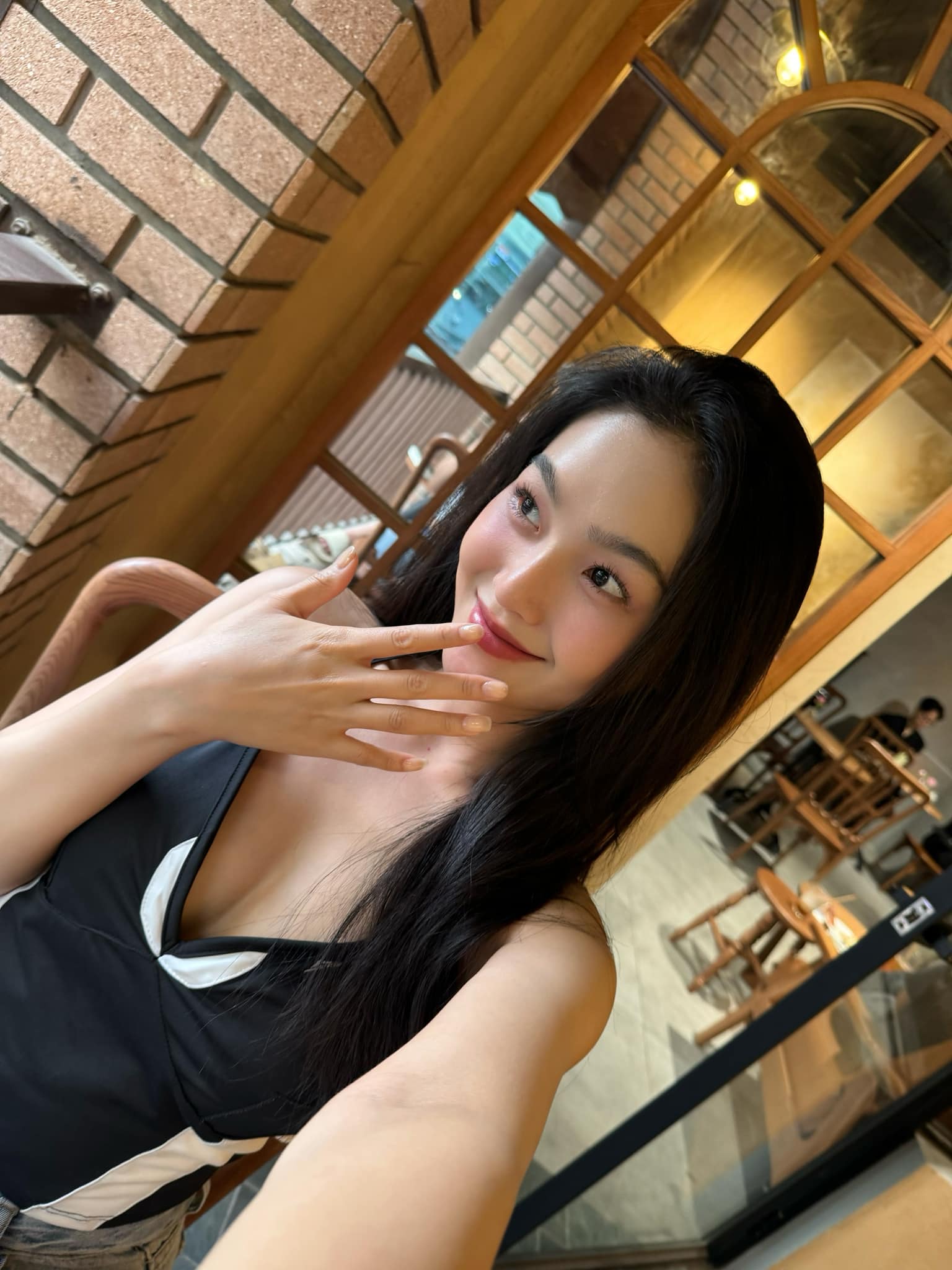 Mỹ nhân VFC quê Thanh Hóa gợi ý kiểu áo thun sexy cuốn hút mùa hè- Ảnh 10. Mỹ nhân VFC quê Thanh Hóa gợi ý kiểu áo thun sexy cuốn hút mùa hè- Ảnh 10.