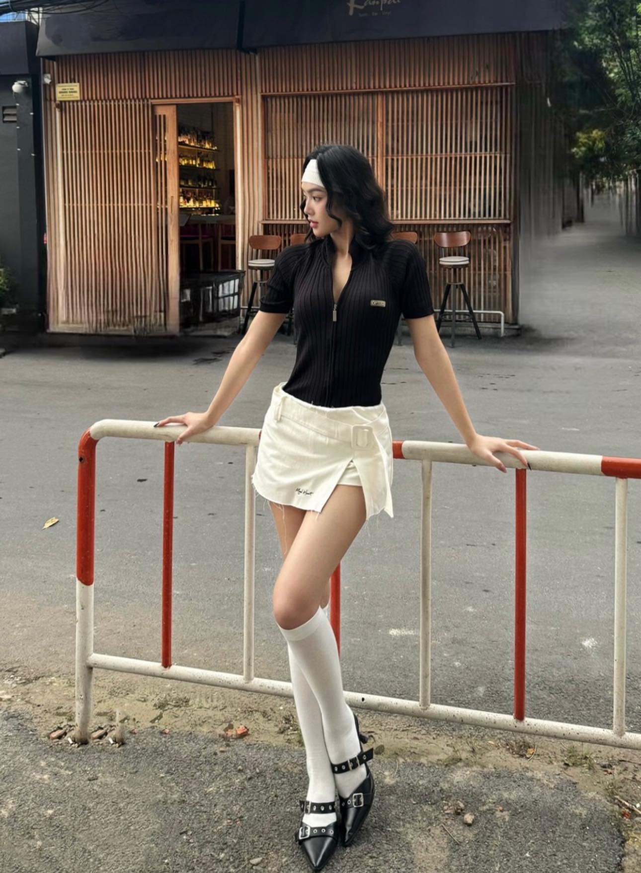 Mỹ nhân VFC quê Thanh Hóa gợi ý kiểu áo thun sexy cuốn hút mùa hè- Ảnh 12. Mỹ nhân VFC quê Thanh Hóa gợi ý kiểu áo thun sexy cuốn hút mùa hè- Ảnh 12.