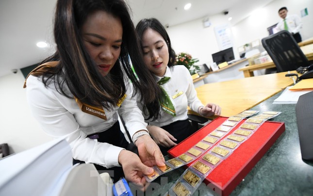 Giá vàng hôm nay 2/6: Vàng SJC, vàng nhẫn Bảo Tín Minh Châu, Doji ra sao?