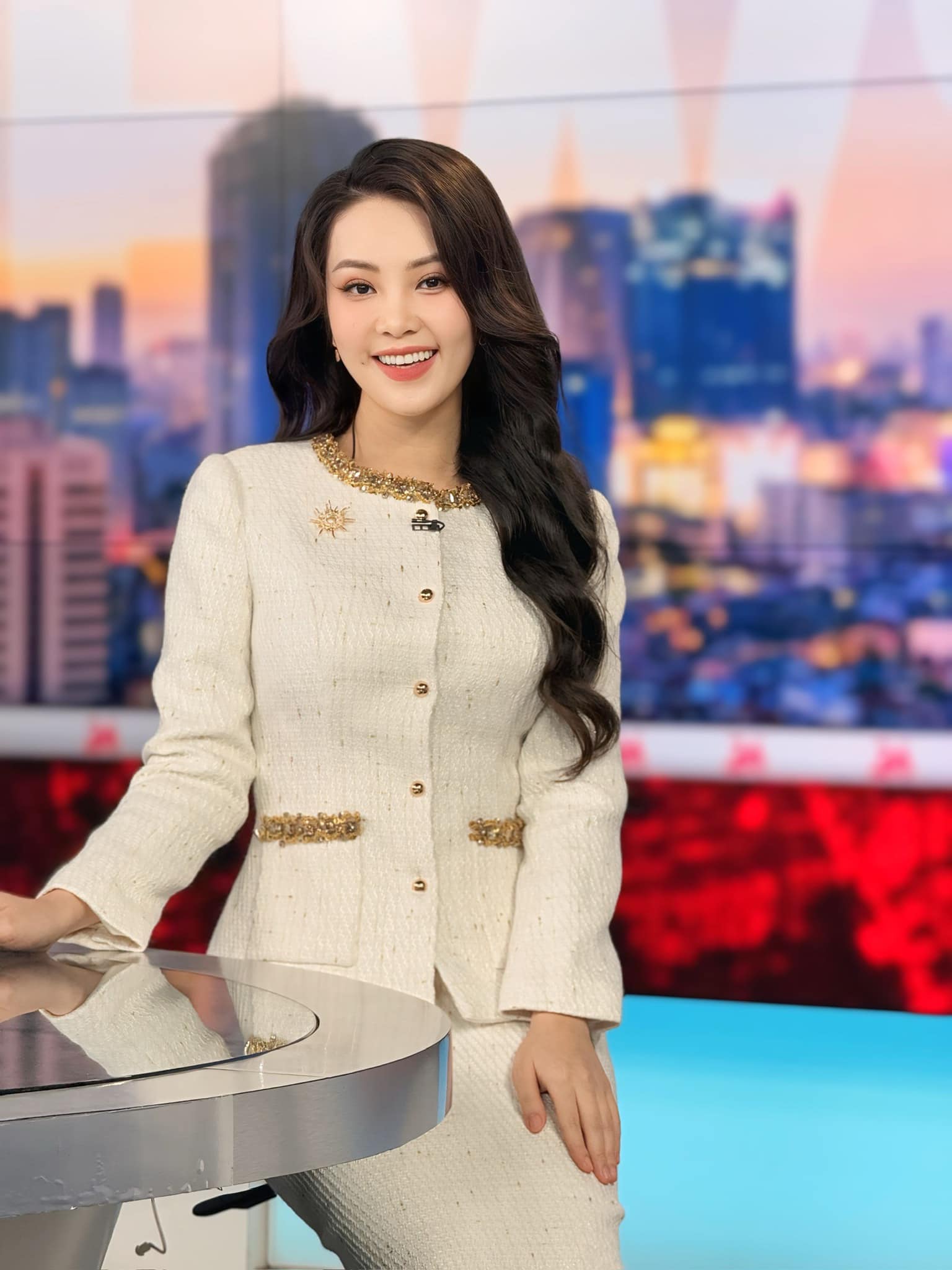 BTV Chuyển động 24h là Á hậu Hoa hậu Việt Nam, theo nghề báo vì đam mê - Ảnh 4.