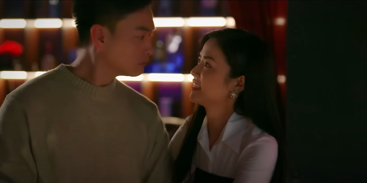 'Cầu vồng ở phía chân trời' mới nhất (tập 6): Bị đánh ghen, Oanh nhận Tuấn là chồng để giải cứu- Ảnh 2. 'Cầu vồng ở phía chân trời' mới nhất (tập 6): Bị đánh ghen, Oanh nhận Tuấn là chồng để giải cứu- Ảnh 2.
