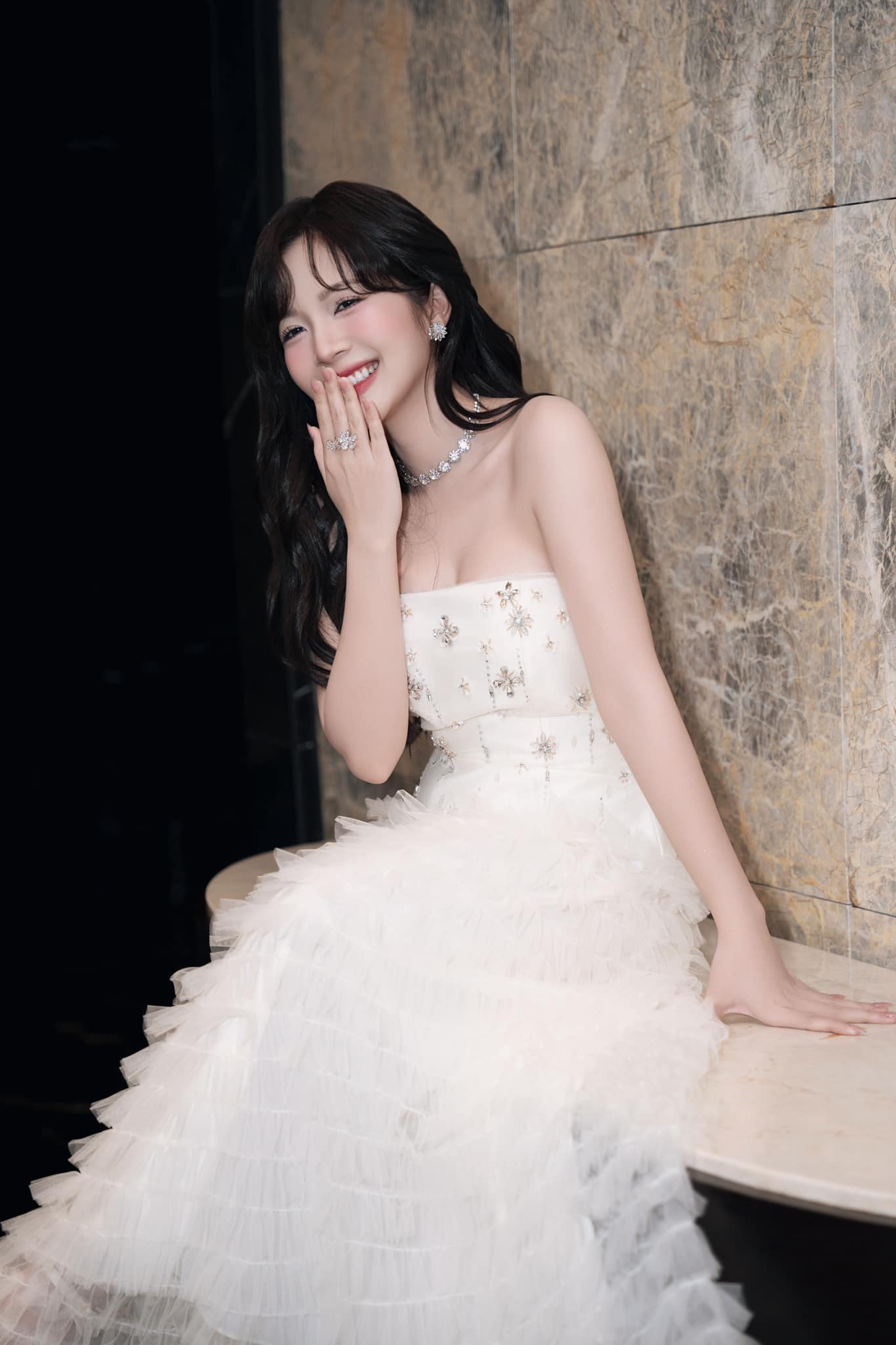 Nữ chính 'Cha tôi người ở lại' vừa được Đình Tú cầu hôn đời thực có sắc vóc ra sao?- Ảnh 7.