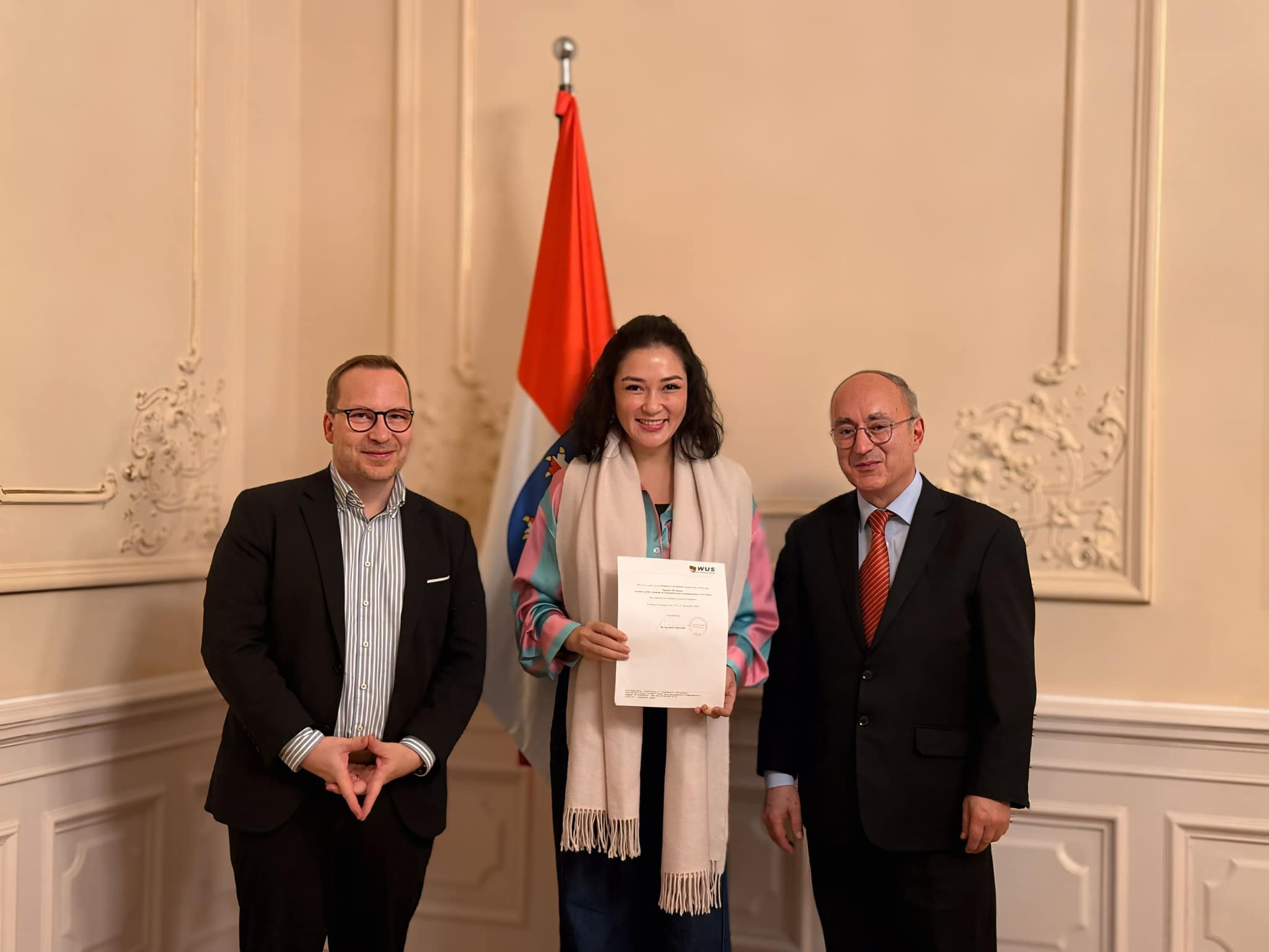 Hoa hậu Việt Nam quê Hải Phòng không ham hào quang showbiz, mê ngành báo chí- Ảnh 5.