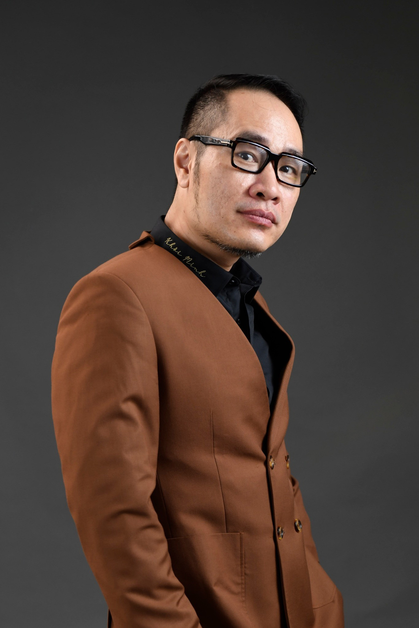 Khi nhà báo 'lấn sân' nghệ thuật: Trượt thi hát nhưng ngồi ghế nóng chấm bolero - Ảnh 3. Khi nhà báo 'lấn sân' nghệ thuật: Trượt thi hát nhưng ngồi ghế nóng chấm bolero - Ảnh 3.