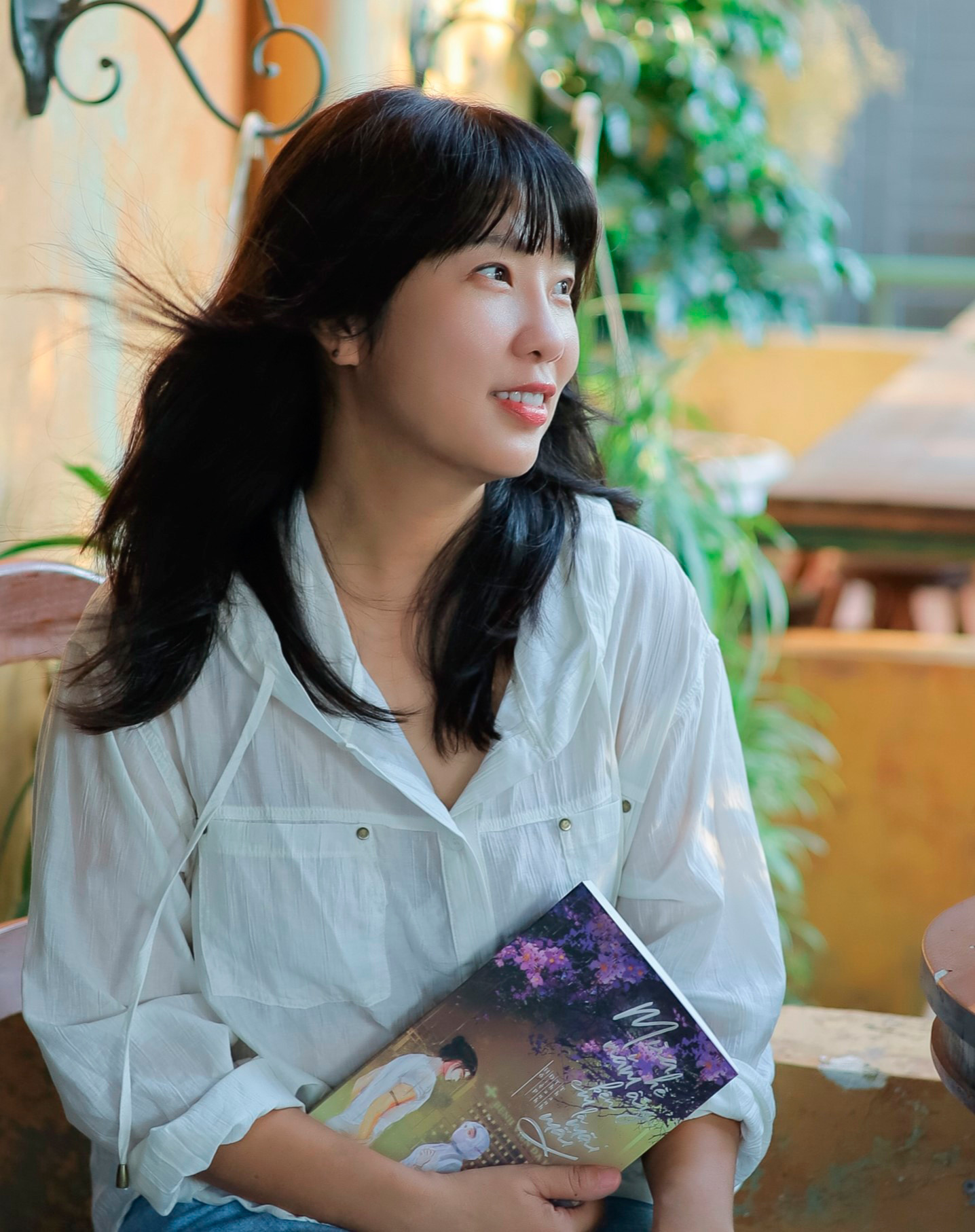 Khi nhà báo 'lấn sân' nghệ thuật: Trượt thi hát nhưng ngồi ghế nóng chấm bolero - Ảnh 2. Khi nhà báo 'lấn sân' nghệ thuật: Trượt thi hát nhưng ngồi ghế nóng chấm bolero - Ảnh 2.